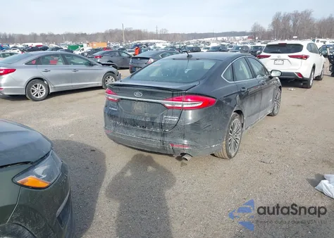 2017 Ford Fusion Hybrid Titanium z USA, uszkodzony, nr VIN 3FA6P0RU1HR359869